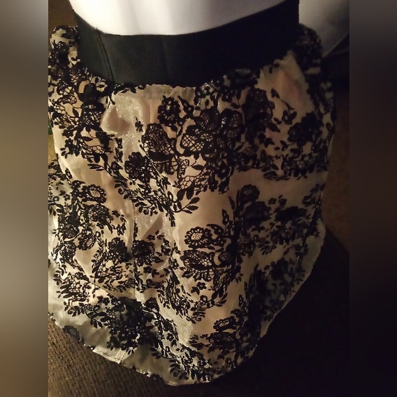 Express Mini Skirt - Picture 5 of 16